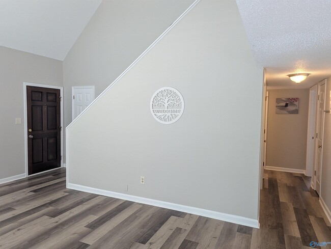 Photo - 2504 Weatherstone Rd SE