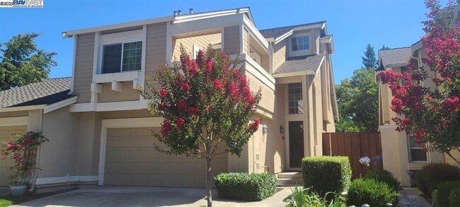 Building Photo - 1489 Trimingham Dr