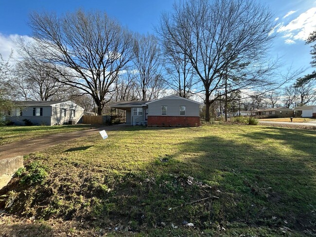 Building Photo - 1611 Buxton Rd Rental