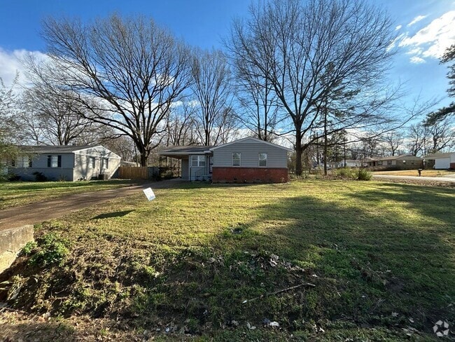 Building Photo - 1611 Buxton Rd Rental
