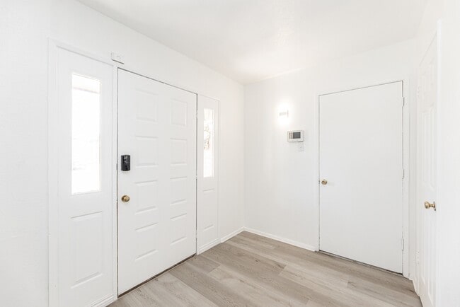 Photo - 16814 Kilwinning Dr