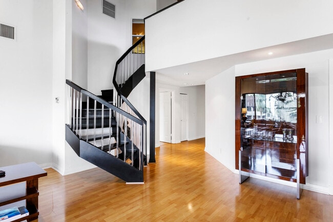 Photo - 1100 Marine Way W Unidad A3l