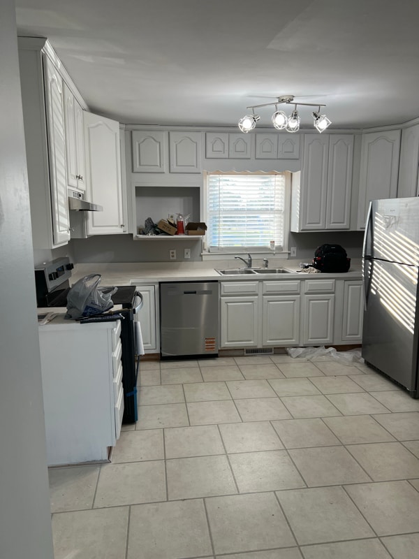 Photo - 639 N College Rd