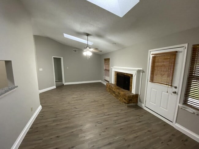 Photo - 1105 Montclair Dr