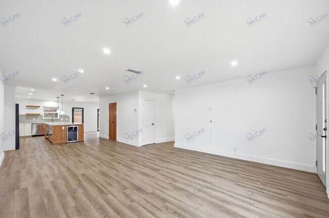 Photo - 7412 Fenton Dr