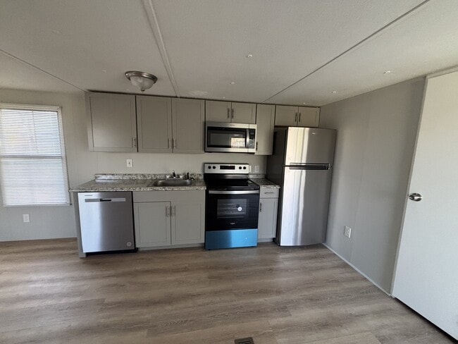 Photo - 53 Cushion Pl