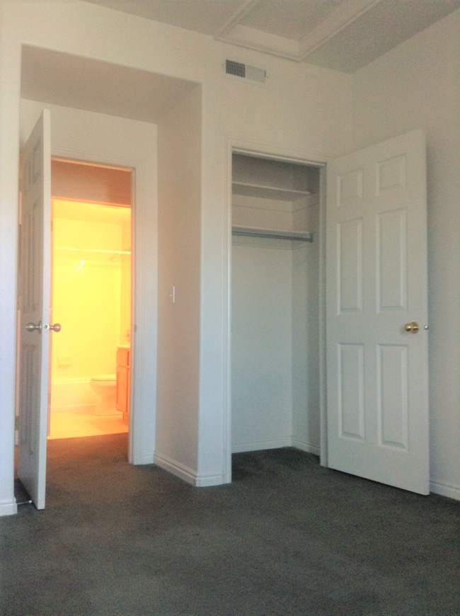 Photo - 1523 S 430 W