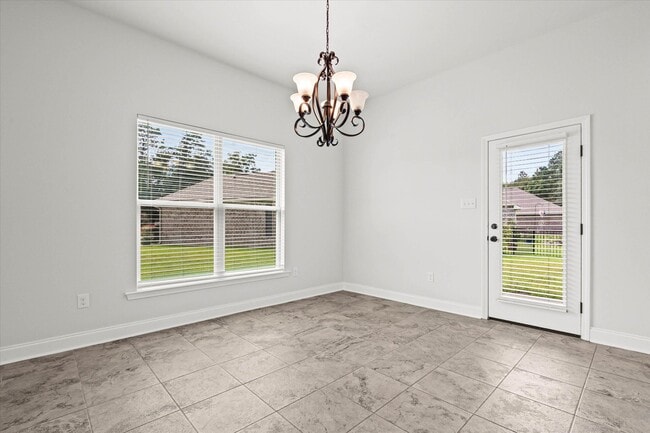 1372 Surrey Loop