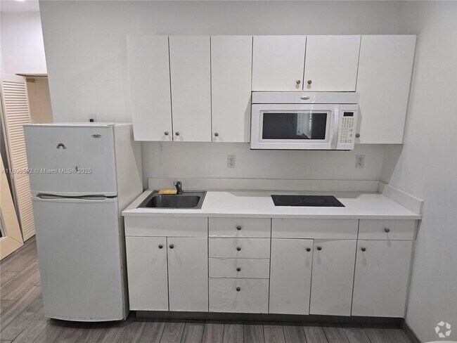 Building Photo - 1345 Pennsylvania Ave Unit B4 Rental