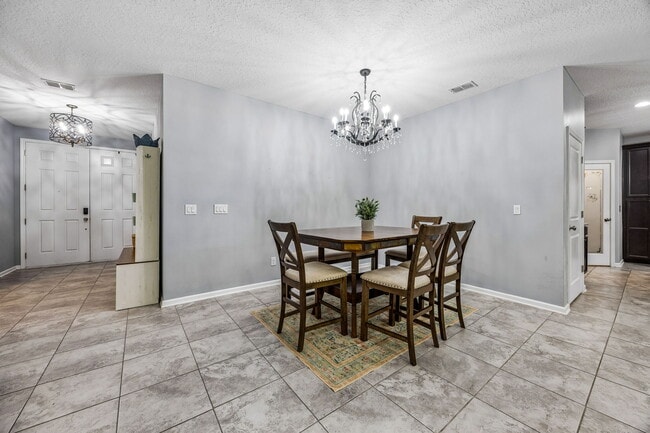 Photo - 79425 Plummer's Creek Dr