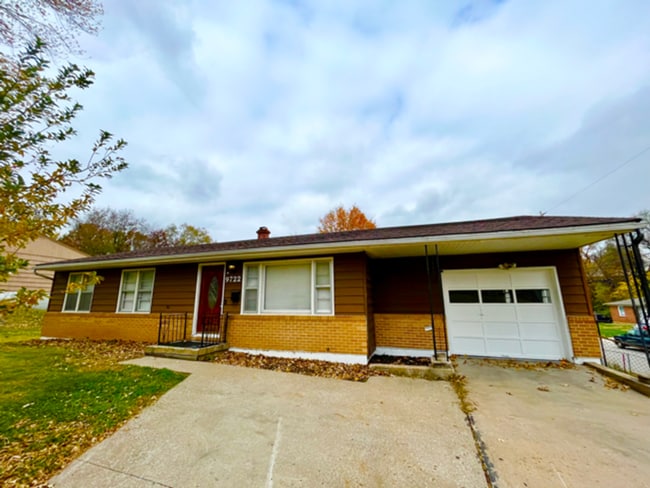 Building Photo - 9722 E 13th St S