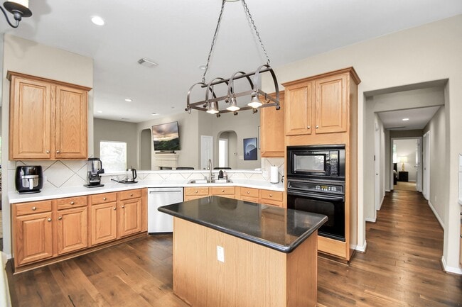 Building Photo - 3506 Paluxy Cir