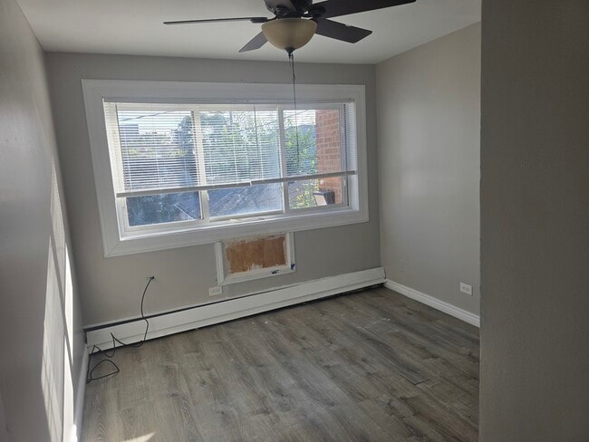 Building Photo - 1930 S Cicero Ave Unit 209