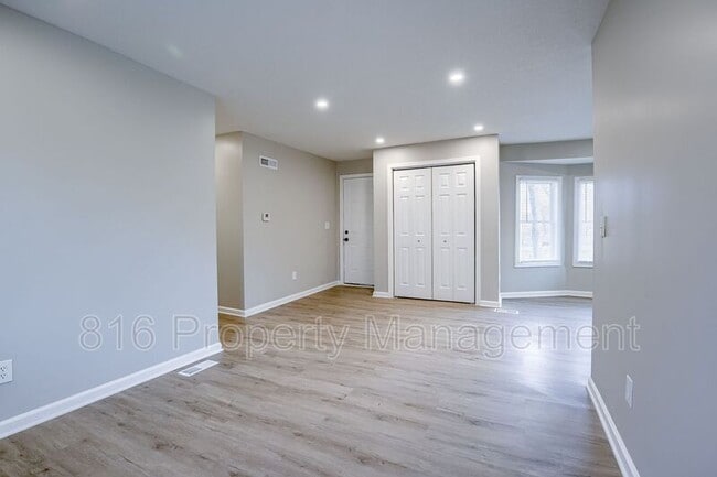 Photo - 1011 E Sea Ave