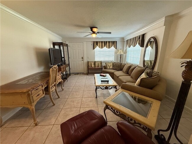 Photo - 2015 15th Ln Unit B