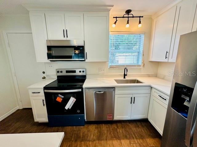 Photo - 2211 Stanley St