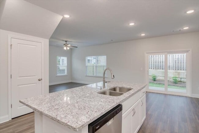 Photo - 1201 Vail Dr