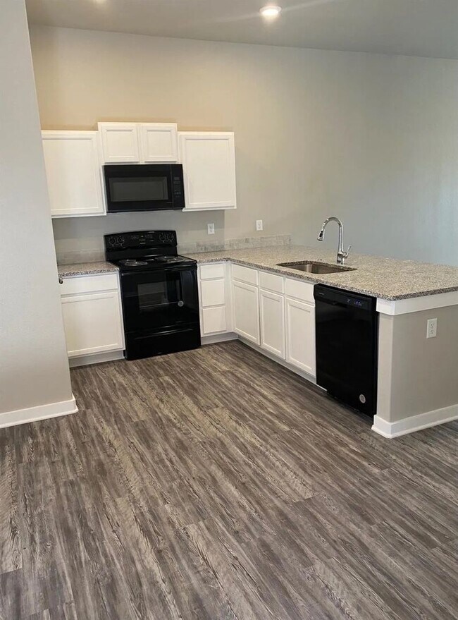 Photo - 1920 Langford Ave Unit B