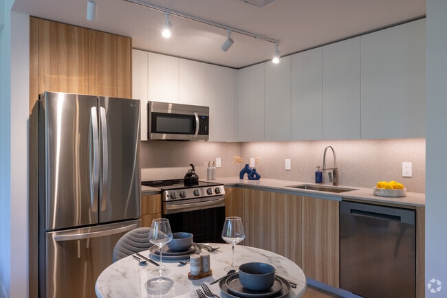 1BR, 1BA - 772SF - Kitchen