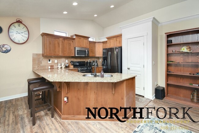 Photo - Superb Star Home With Move-in Credit opportunity - HOME IS NOT FURNISHED