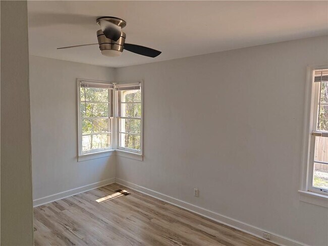 Photo - 810 Wesleyan Dr