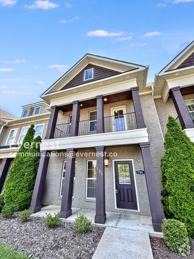 Building Photo - Spacious 3-Bedroom Home with Modern Comfor...