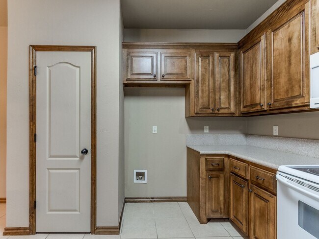 2409 Kyle Robert Ln
