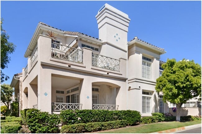 200 Shorebreaker Dr