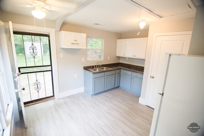 Kitchen - 2485 Harvard Ave