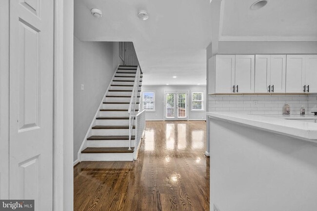 Building Photo - 2035 S Glebe Rd