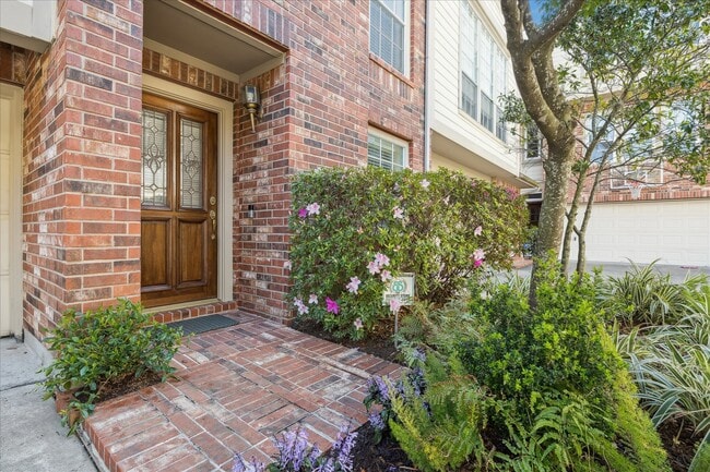 Photo - 2626 Commonwealth St