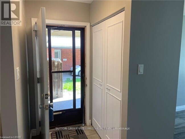 Photo - 87 Monmore Rd