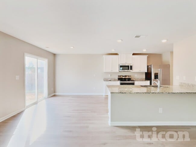 Photo - 784 Frosty Way