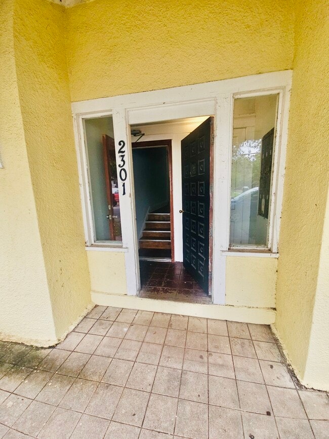 2301 N Jefferson St, Apt 3