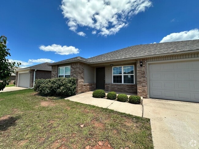 Building Photo - Beautiful 4 Bed 2 bath Rental