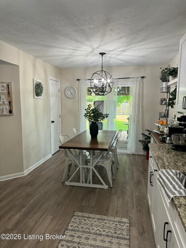 Photo - 4110 Hickoryview Dr