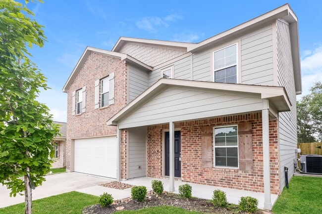 Building Photo - 17640 Cedar Crst Dr