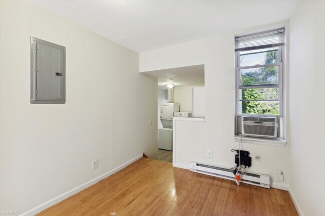 Photo - 2 br, 2 bath Triplex - 1616 WILLINGTON ST ... Unidad B