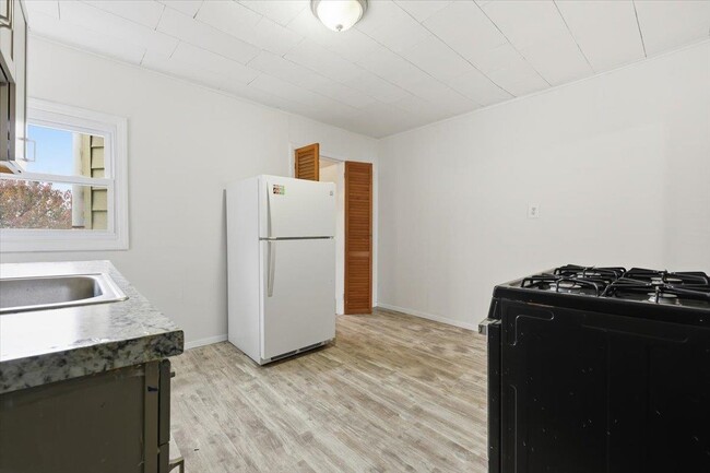 Photo - 132 Thorne St Unit 2