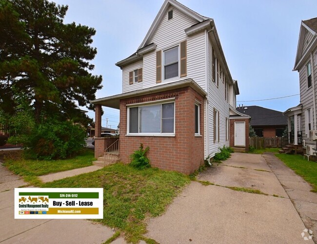 Building Photo - 6 bedroom 2.5 bath home close to DT South ...