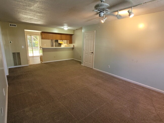 Photo - 2 Bedroom Condo Near Chicks Beach!