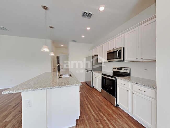 Photo - 907 Walden Pond Dr