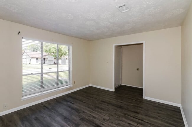 Photo - 8422 Bandridge Rd