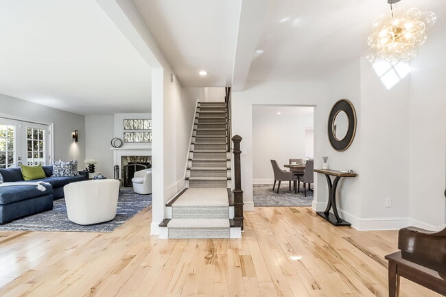 Photo - 849 Lake Ave