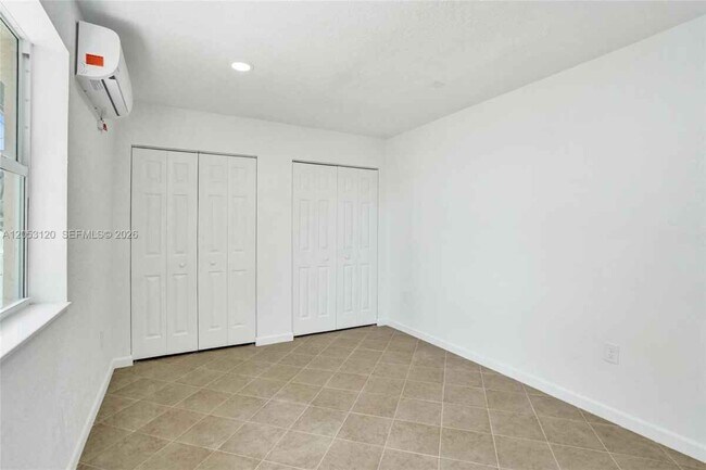 Photo - 2120-2122-2122 Thomas St
