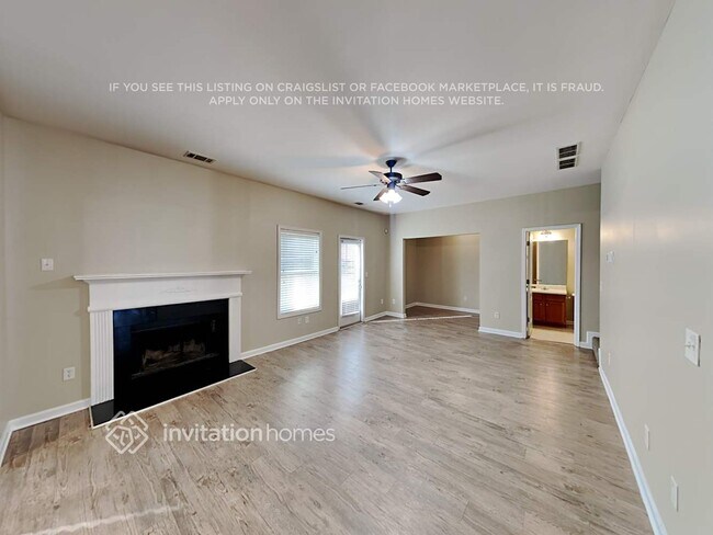 Photo - 169 Hawthorn Dr