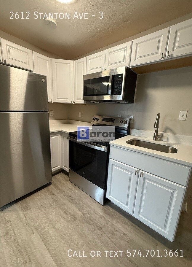 Building Photo - 2612 Stanton Ave Unit 3