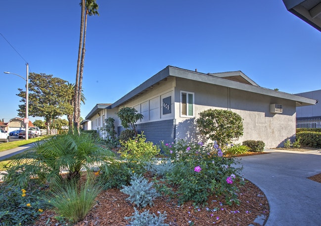 Photo - Broadway Royale Apartments