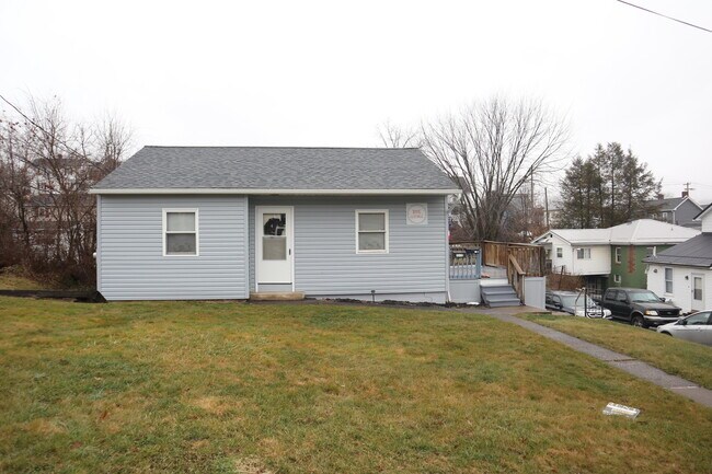 Photo - 415 East St Unit B