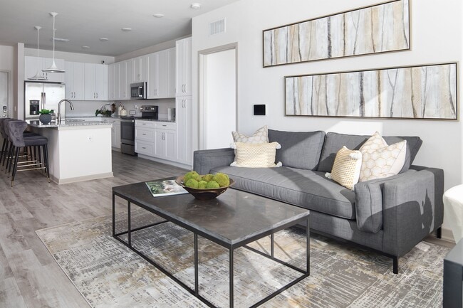 AVLI AT CROSSTOWN CENTER APARTMENTS